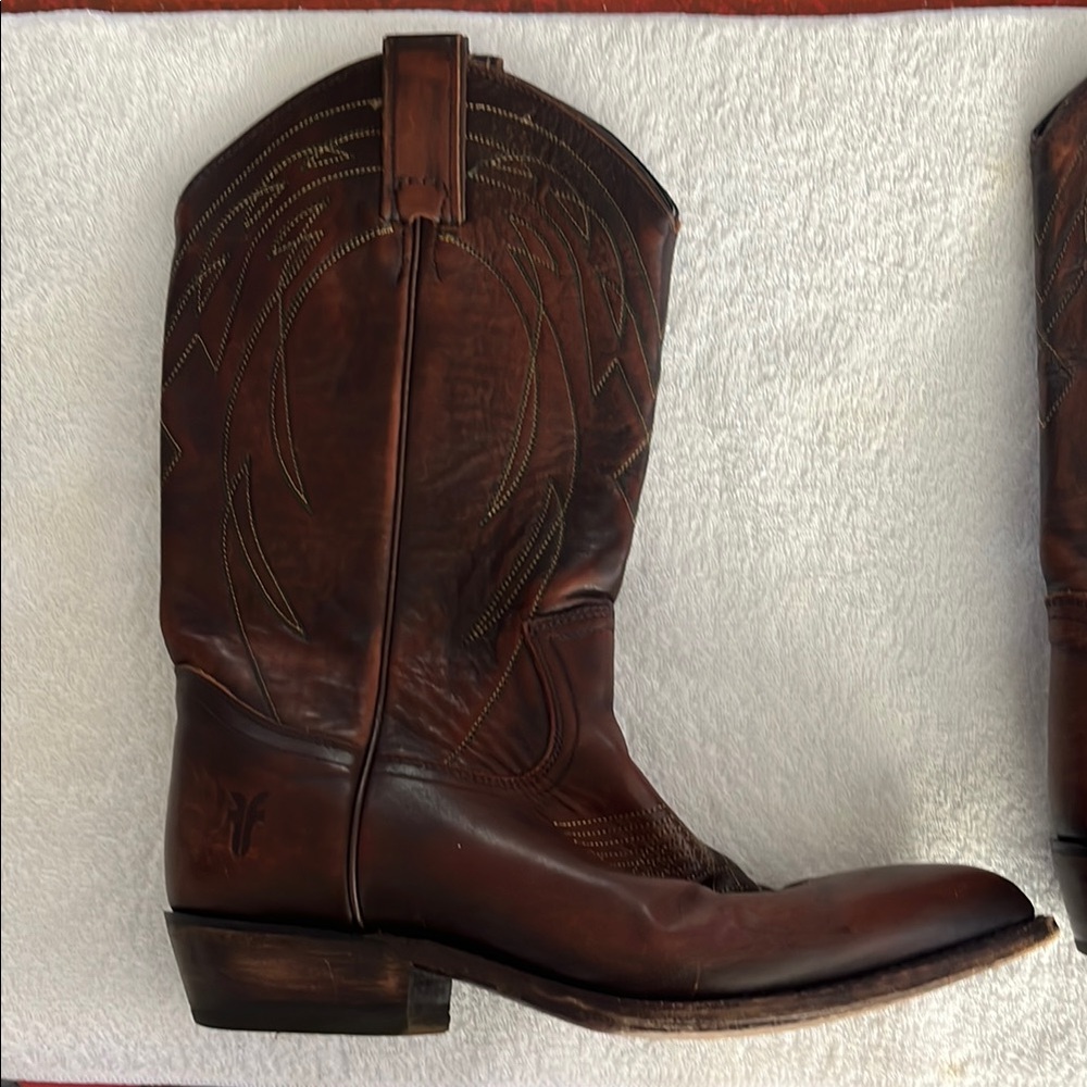 FRYE AND CO “Billy” Brown Heeled Boots with Leather Finish